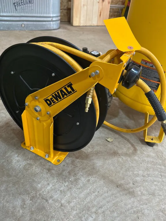 DeWalt Retractable Air Hose Reel