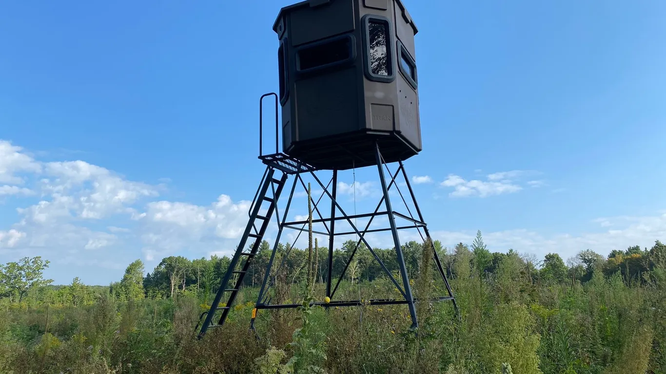 Redneck Blinds Titan Hunting Blind on 11.5' Platform