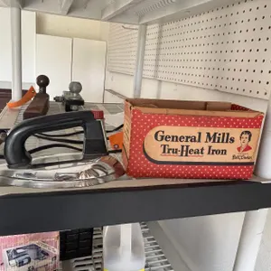 Vintage General Mills Tru-Heat Iron
