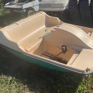 Paddle Boat - Needs Steering Pole