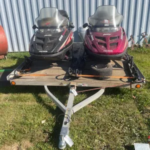Polaris Classic 500 & Polaris Touring 600 Snowmobile & Snowmobile Trailer