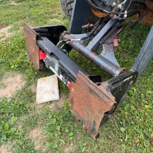 John Deere Loader to Skidsteer Adaptor - Prairie Farm