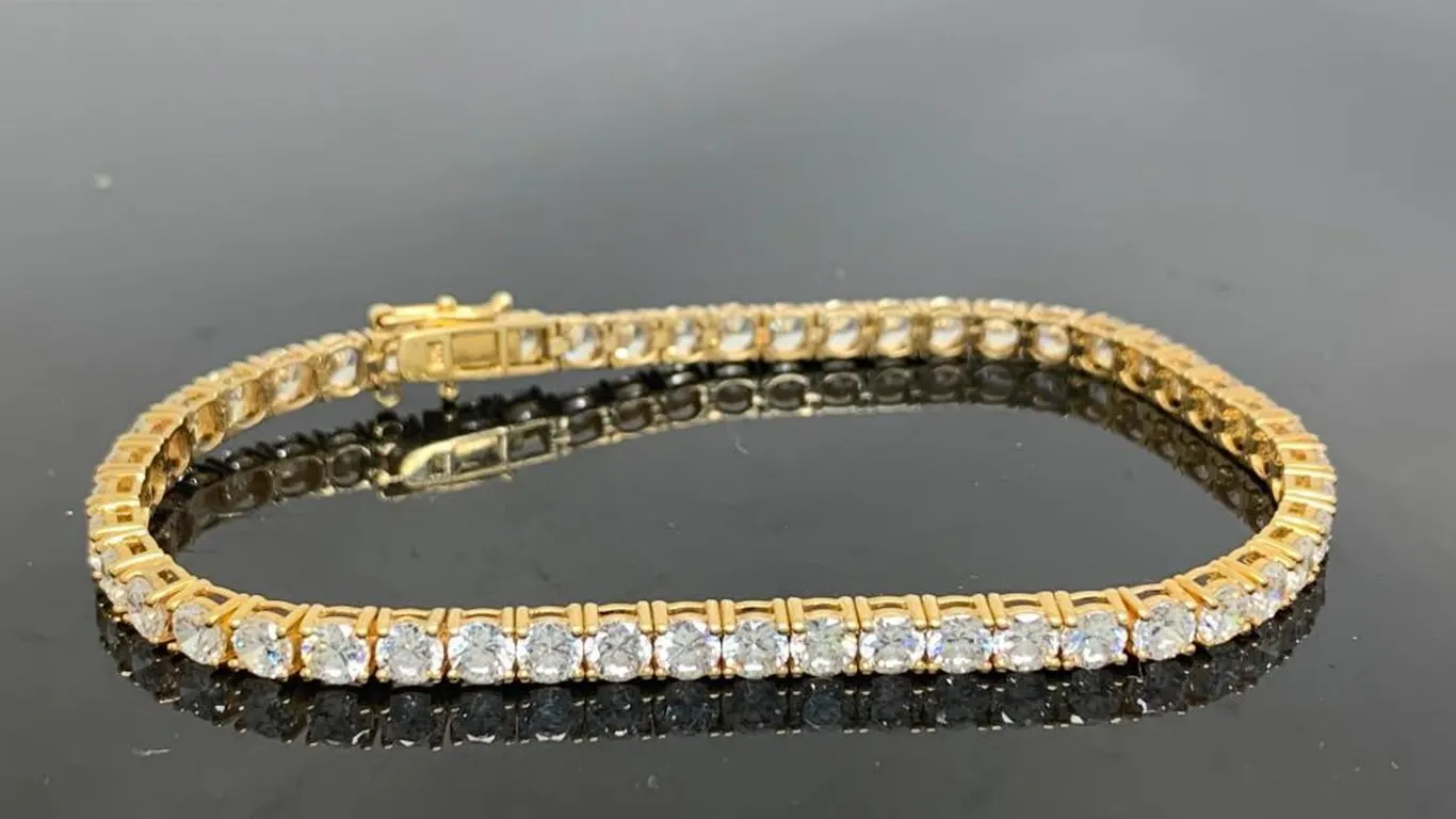 10K Yellow Gold Tennis Bracelet With Clear Stones