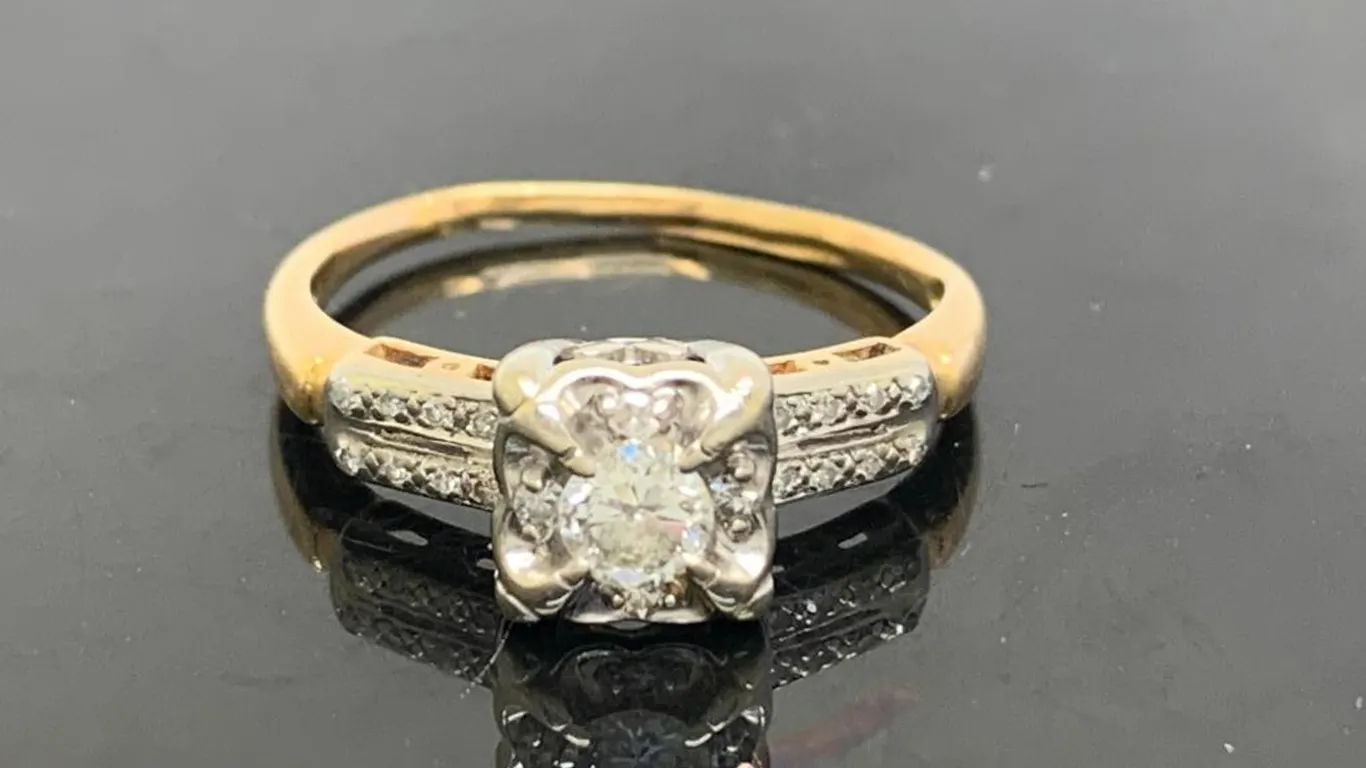 14K Yellow Gold Vintage Diamond Ring