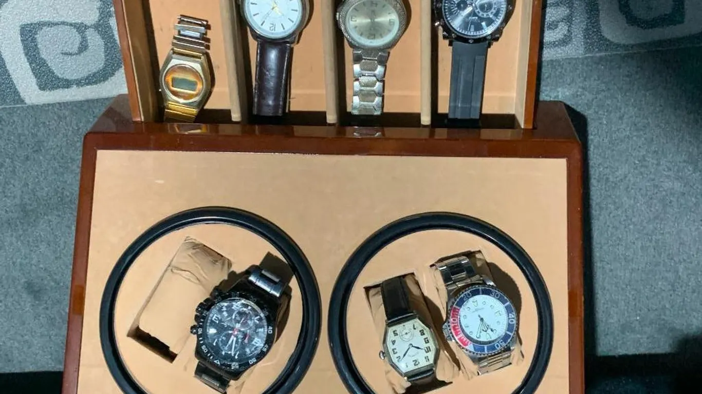 Lot of Watches In a Watch Winder