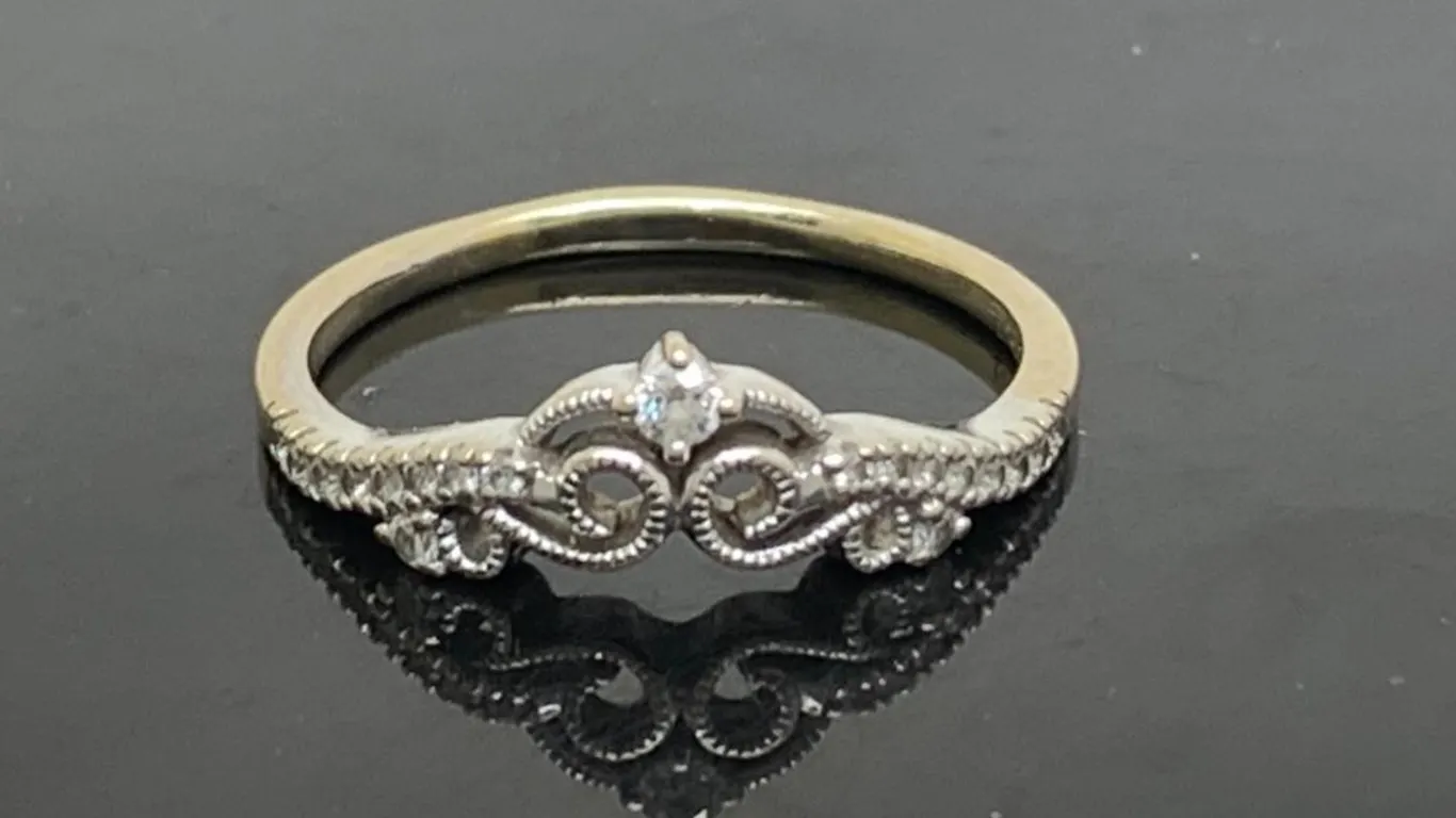 14KT White Gold Ring With Diamonds