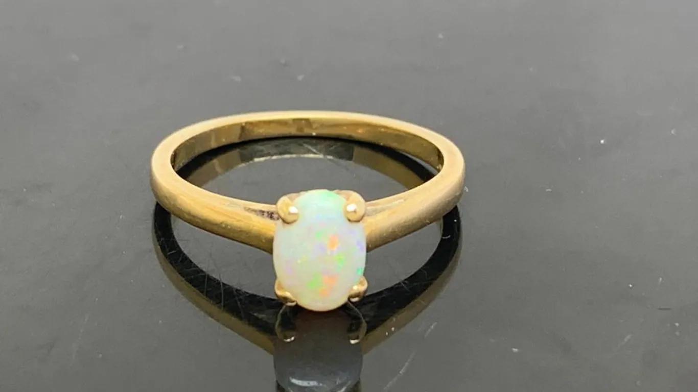 14K Yellow Gold Vintage White Opal Ring