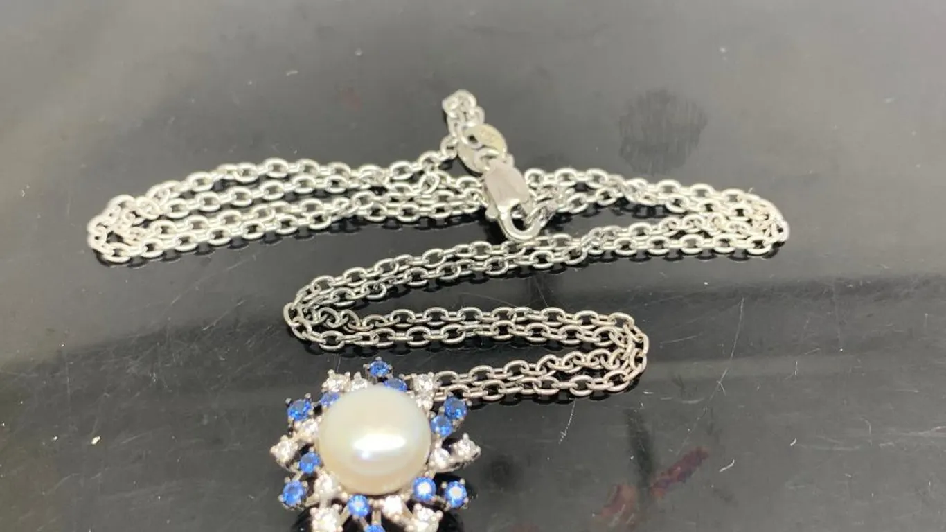 Silver Tone Necklace With Gemstones