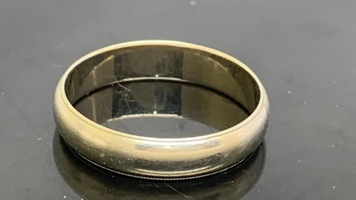 14KT White Gold Wedding Band