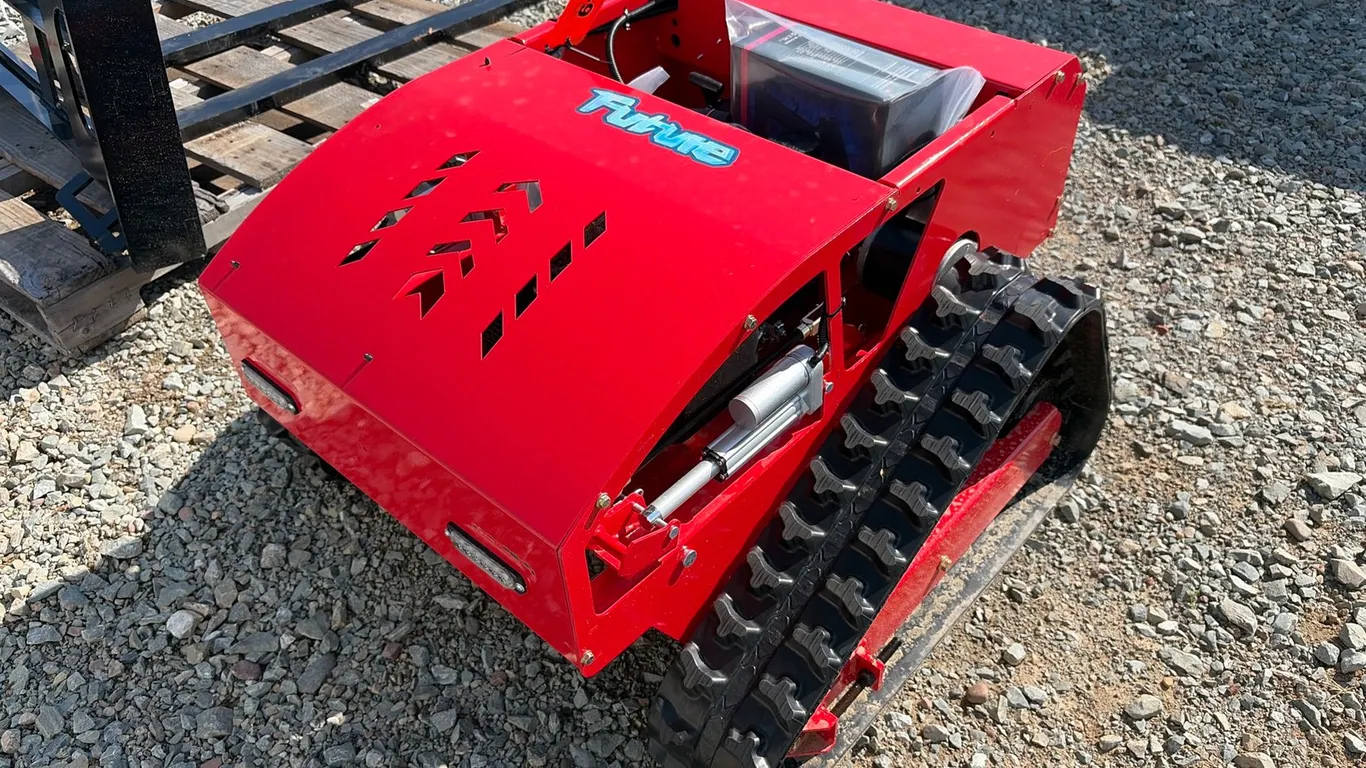 Unused Future FT800 Remote Control Crawler Lawn Mower