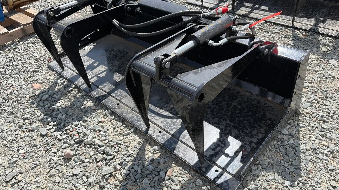 Approx. 72" Unused Future PG72 Plate Grabber Bucket