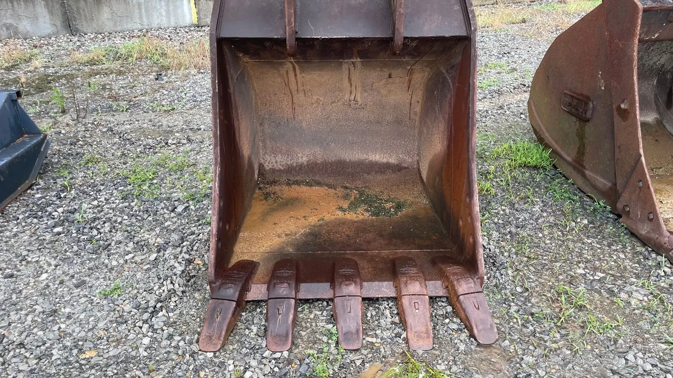CP Approx 42" Bucket