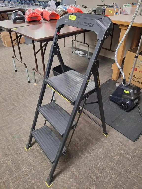 Gorilla Step Stool, 29" Top Step