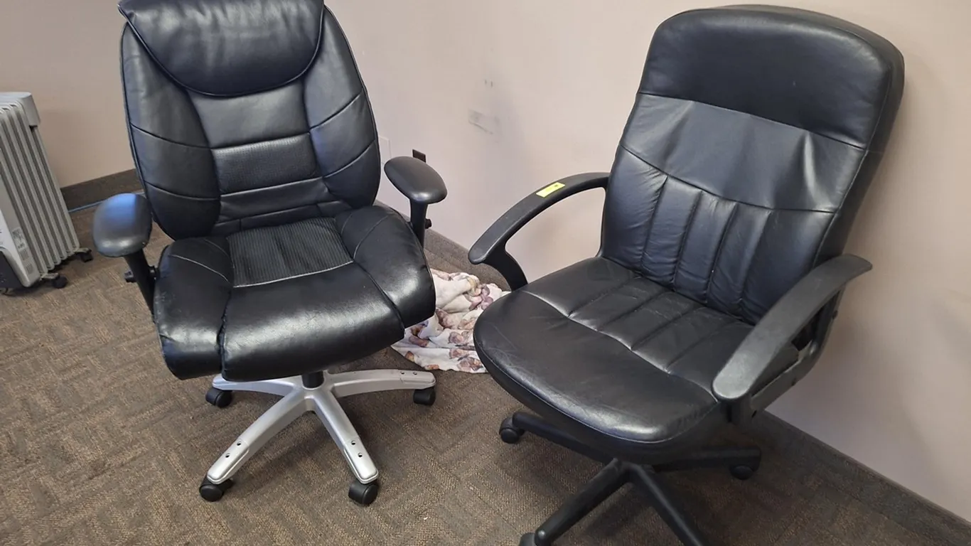 2 Office Chairs on Wheels