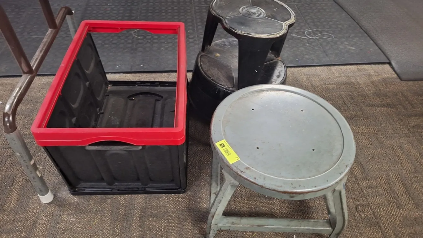 2 Stools and Crate