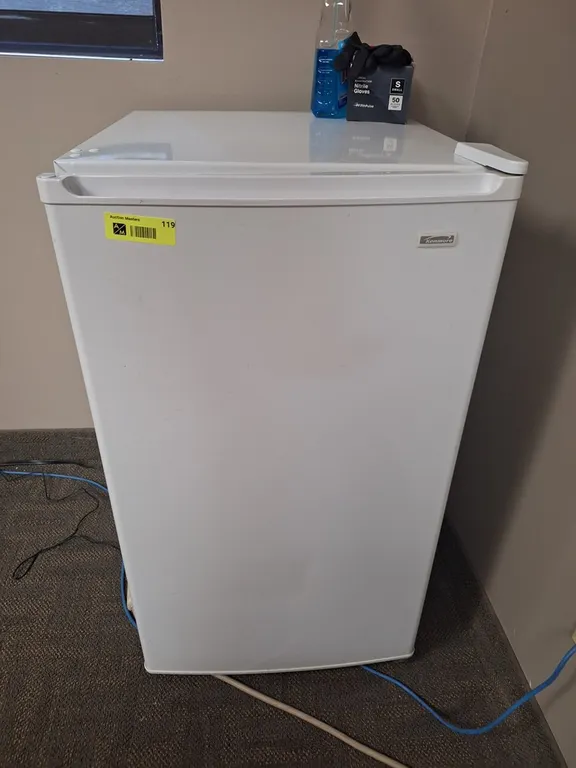 Kenmore Mini Fridge, 32"