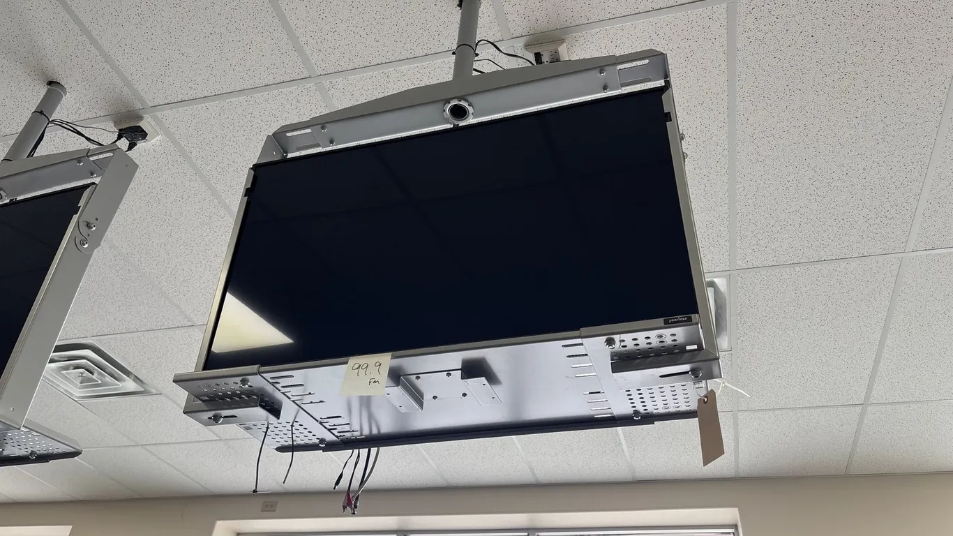 Insignia LED TV, Approx 40"