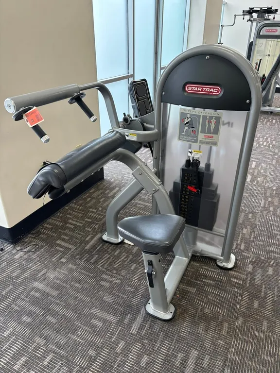 Star Trac INSTINCT Triceps Extension Machine