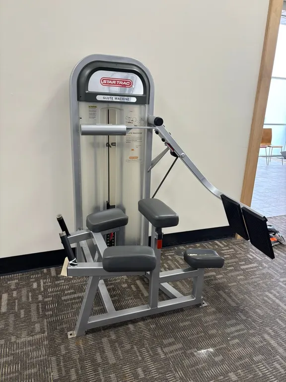 Star Trac IMPACT Glut Machine