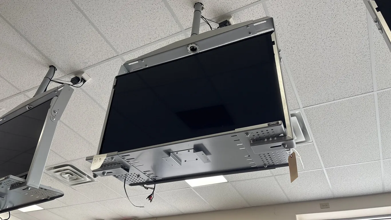 Insignia LED TV, Approx 40"