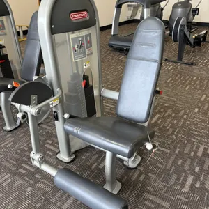 Star Trac INSTINCT Leg Extension
