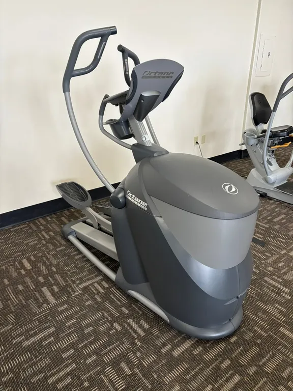 Octane Fitness, Pro3700 Elliptical Trainer