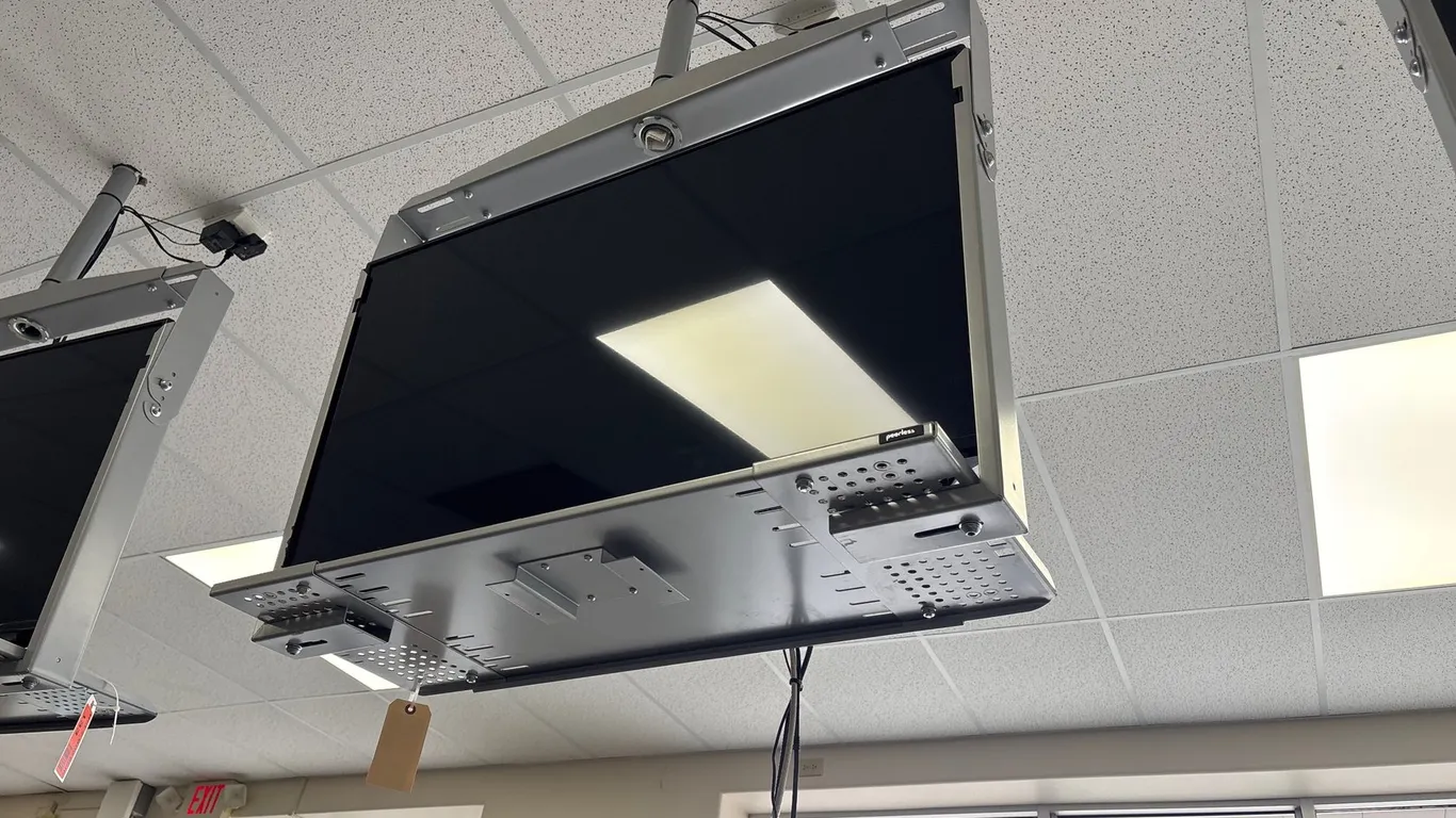 Insignia LED TV, Approx 40"