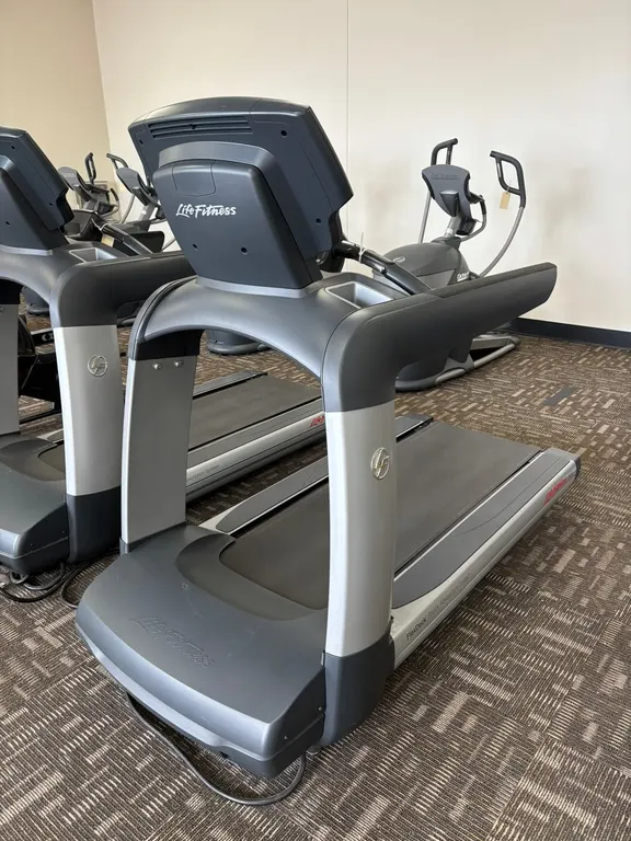 Life Fitness 95T Treadmill FlexDeck Shock Absorption System