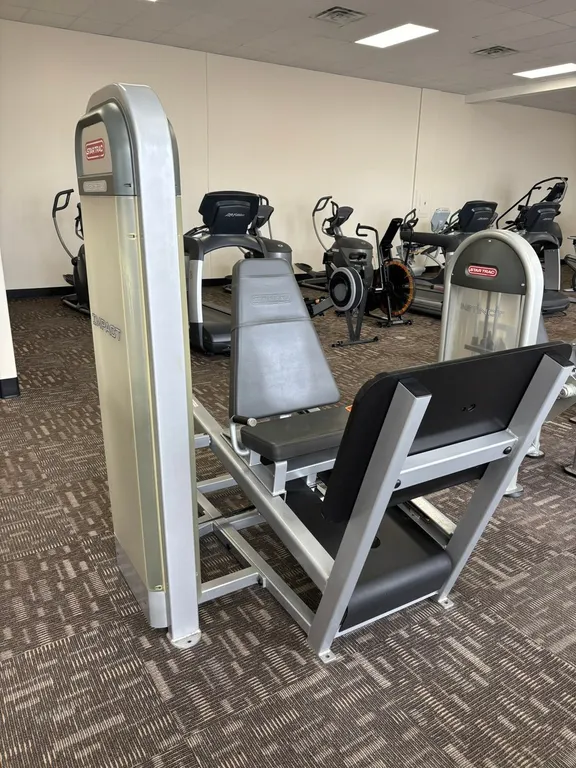 Star Trac IMPACT Seated Leg Press