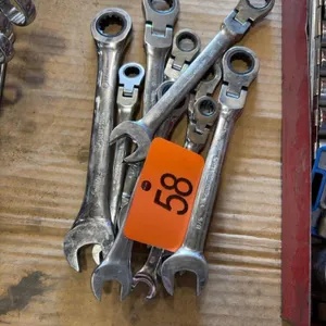 Standard ratchet wrenches