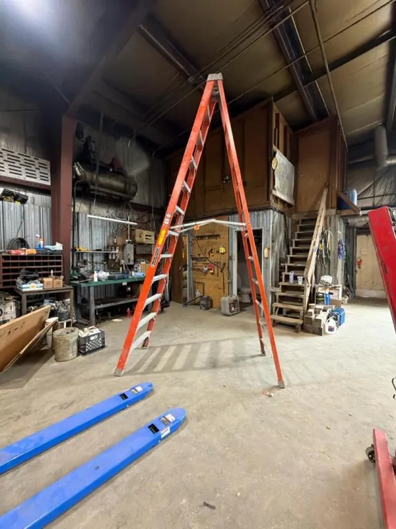 Louisville 12ft ladder