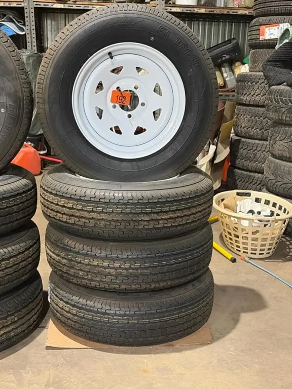 4- ST205/75R15