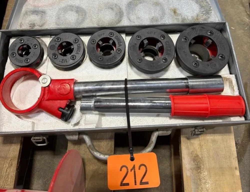 Pipe threader