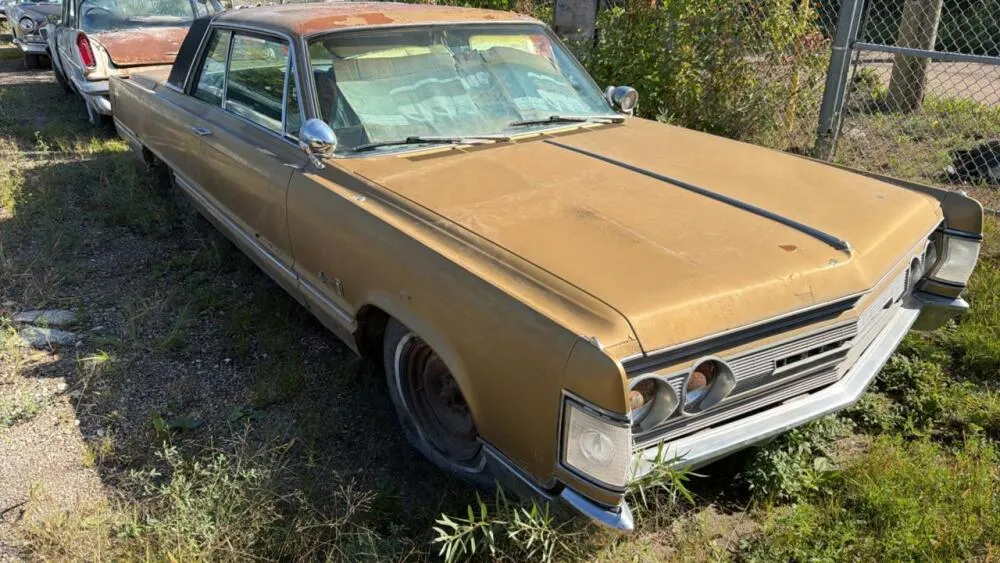 1966 Chrysler Imperial Crown Coupe