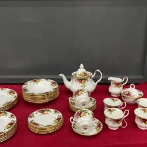 ROYAL ALBERT “OLD COUNTRY ROSES” CHINA SET