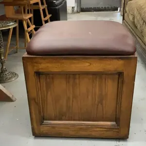 SQUARE ROLLING  OTTOMAN W/ CUSHIONED TOP