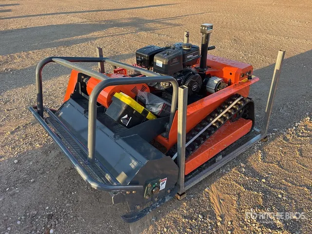 2026 SDLOOL SL-LM1000Q Remote Control Crawler Lawn Mower (Unused)