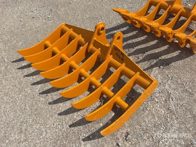 2026 GIYI 44 in Excavator Rake - Fits Cat 305 (Unused)