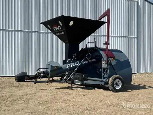 2014 Flaman Pro 1410 10 ft Grain Bagger