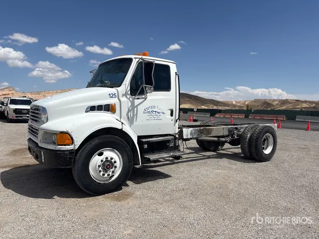 2001 Sterling M6500 4x2 Cab and Chassis