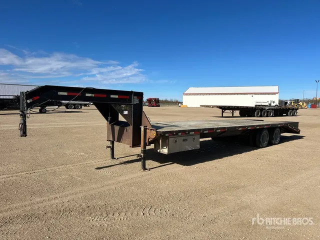 2007 Tarnel 30 ft T/A Gooseneck Equipment Trailer