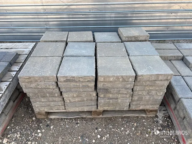 Quantity of (113) 12 in x 12 in Blocks