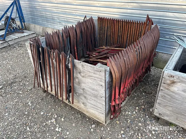 Quantity of Crop Lifters