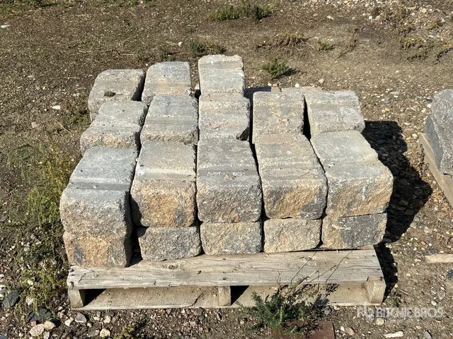 Quantity of (28) 12 in x 8 in x 6 in Blocks
