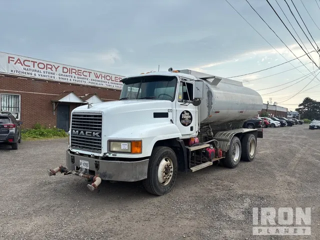 1999 Mack CH613 6x4 Water Truck