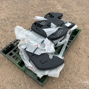 Quantity of (10) 2026 Massepoids CASE 45 45 kg front weights Tractor Weights (Unused)