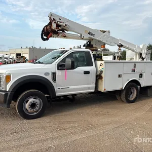 2017 Ford F-550 4x2 Utility Truck