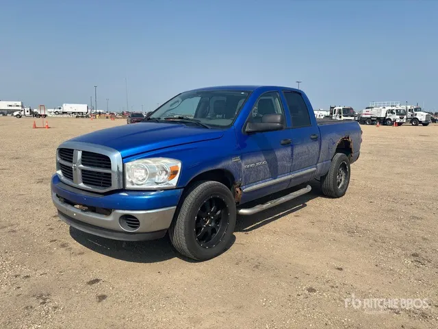 2007 Dodge Ram 1500 ST 4x4 Crew Cab Pickup