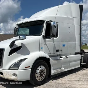 2019 Volvo VNR semi truck