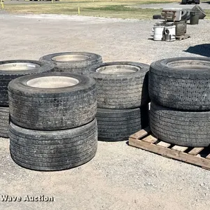 (10) Michelin 445/50R22.5 tires and wheels